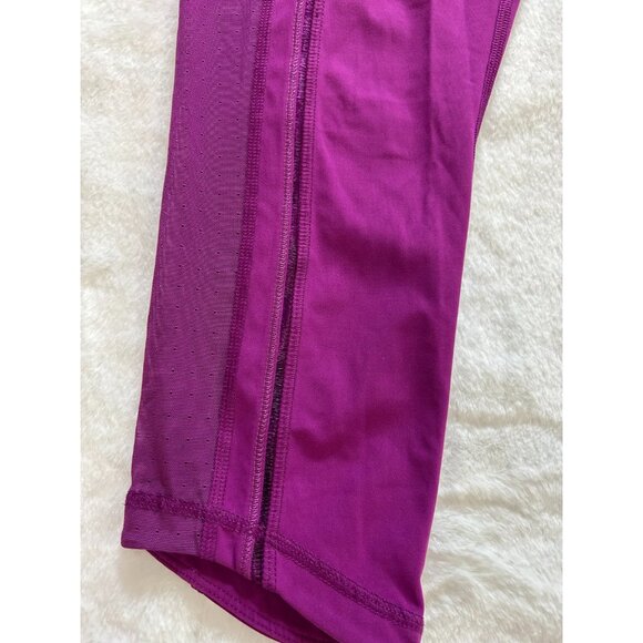 Lululemon Leggings Womens Size 6 Fuchsia Cropped High Rise Mesh Panels On Sides - Picture 7 of 12